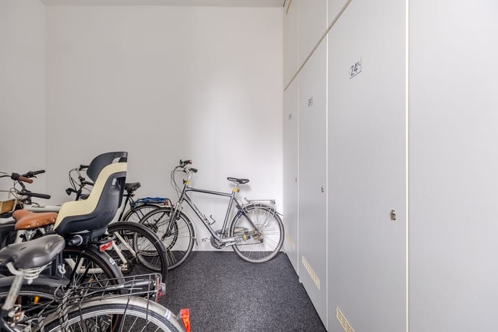 Photo 22 of Zeemansstraat 24-N