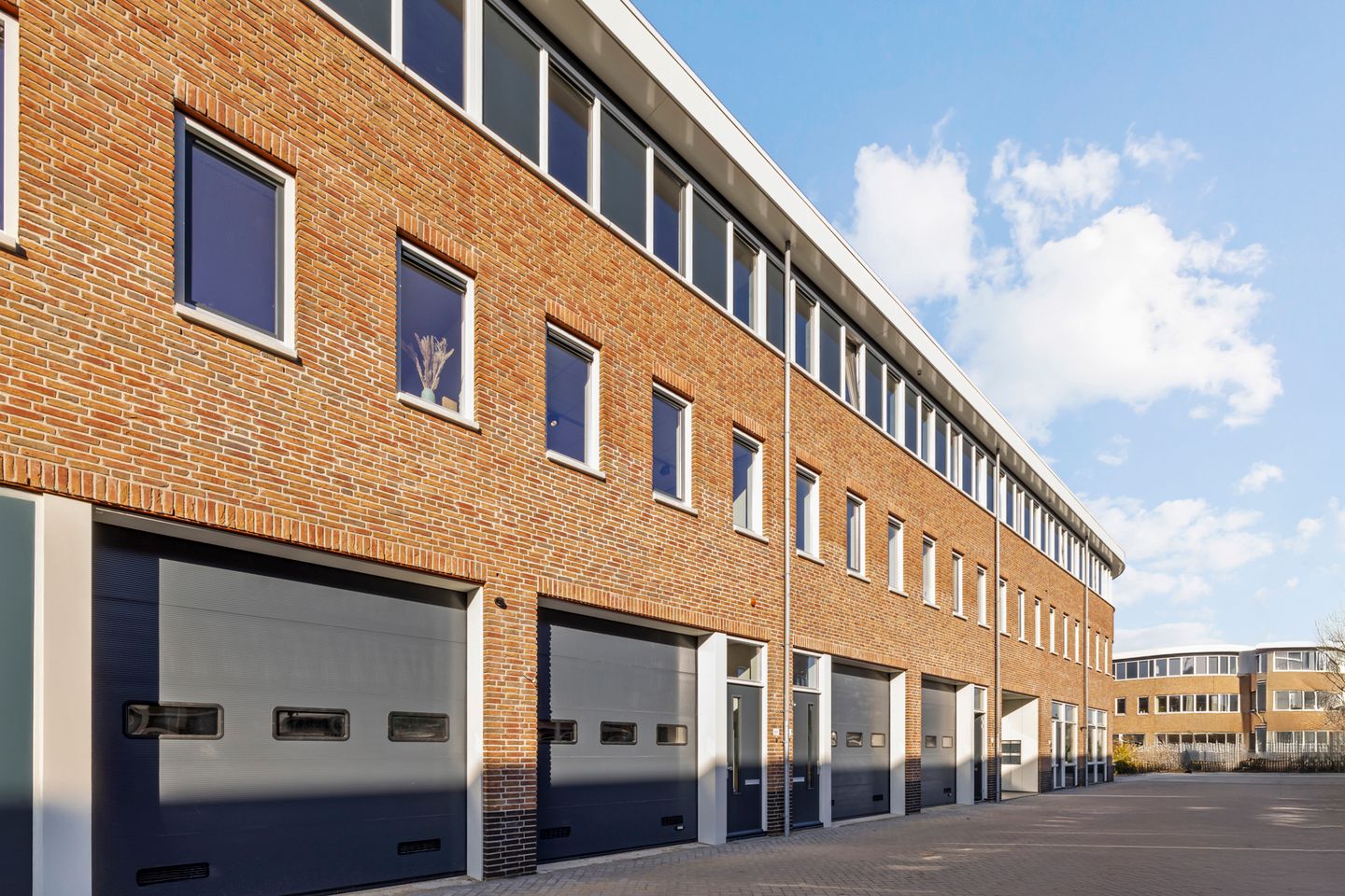 Bekijk foto 1 van Nijverheidslaan 6-H