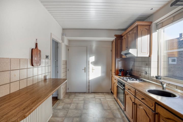 Photo 16 of Meidoornstraat 15