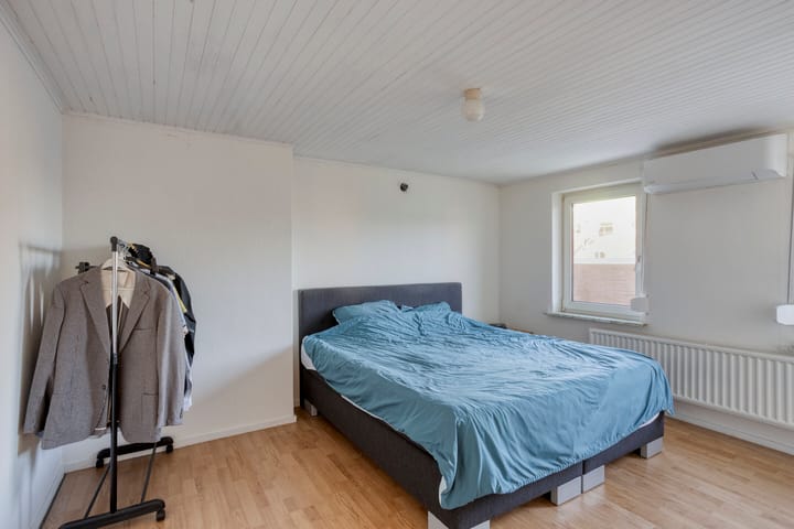 Photo 23 of Meidoornstraat 15