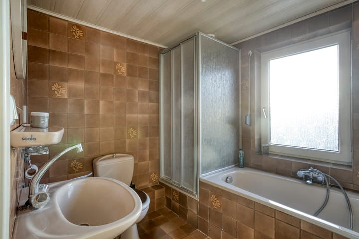 Photo 25 of Meidoornstraat 15