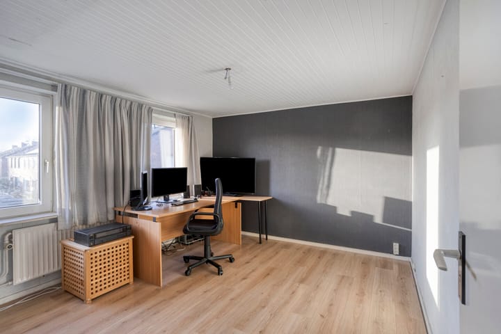 Photo 28 of Meidoornstraat 15