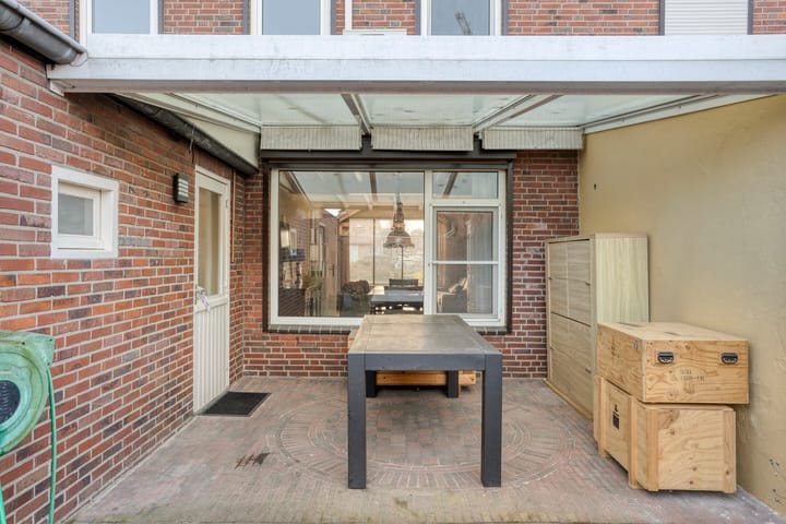 Photo 32 of Meidoornstraat 15