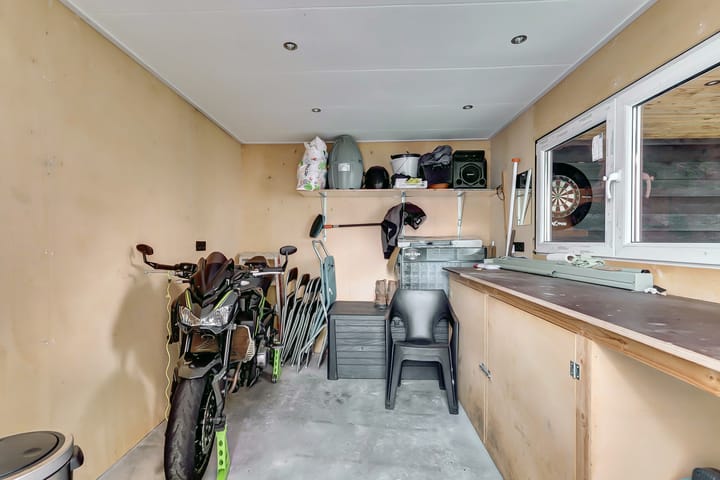 Photo 33 of Kalverweg 23