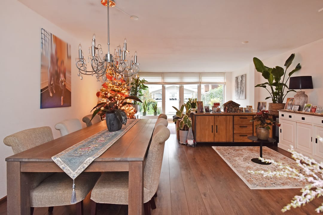 Photo 2 of Staalblauw 101