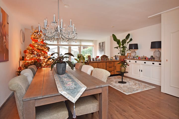 Foto 10 van Staalblauw 101