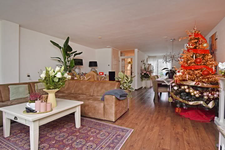 Foto 16 van Staalblauw 101