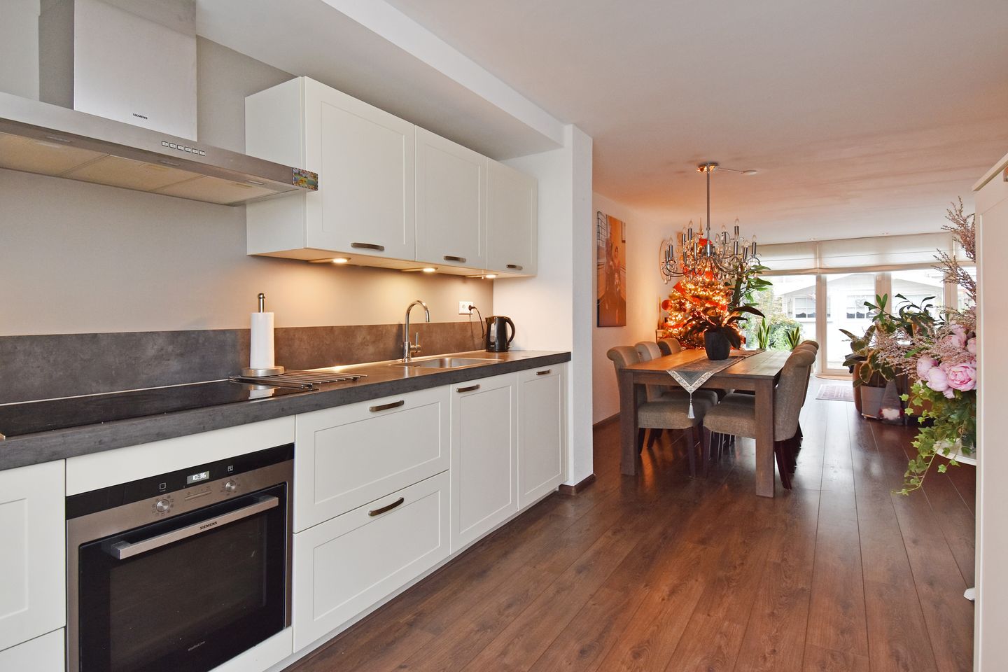 Photo 20 of Staalblauw 101