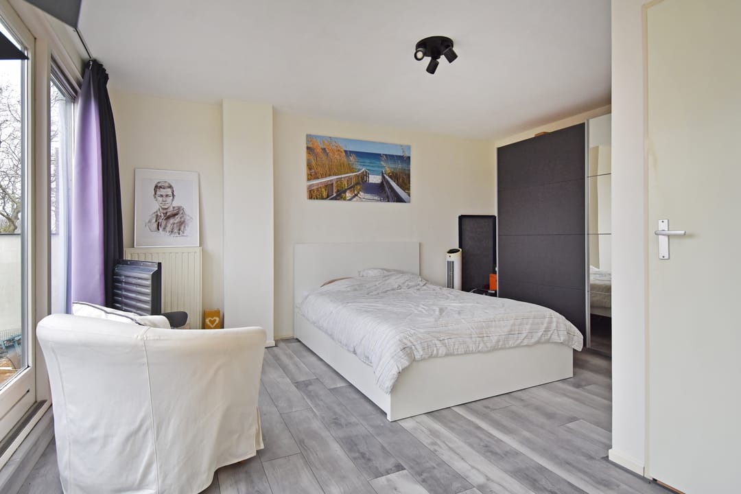 Photo 32 of Staalblauw 101