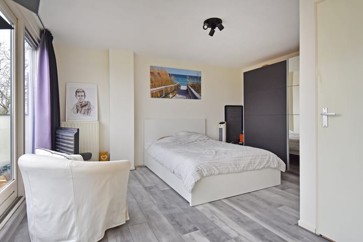 Foto 32 van Staalblauw 101