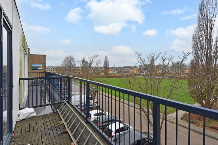 Foto 34 van Staalblauw 101