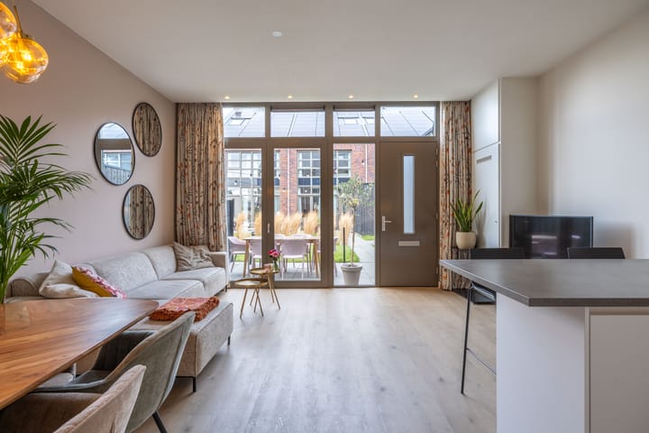 Photo 3 of Broukade 4