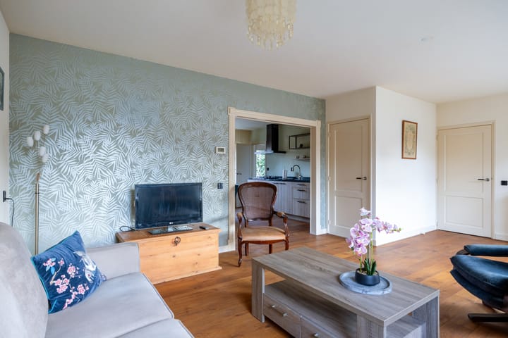 Photo 10 of Bouwhuisstraat 7