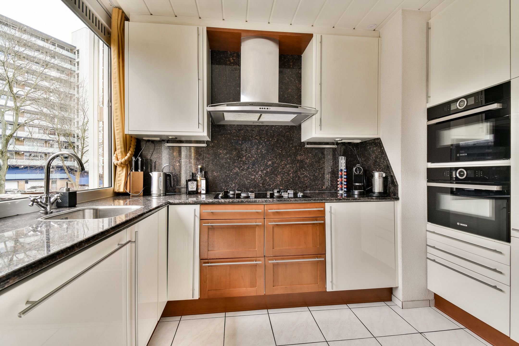 Photo 3 of Johan Willem Frisolaan 18