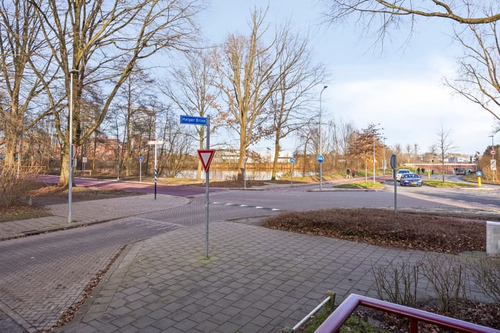 Foto 35 van Helper Brink 85