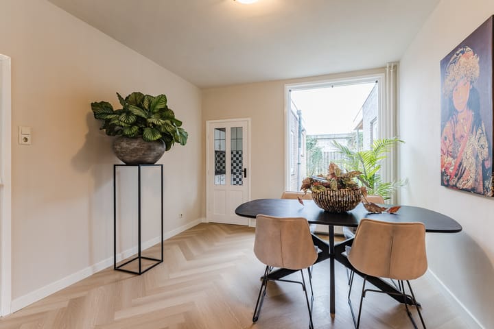 Foto 10 van Moleneindstraat 45