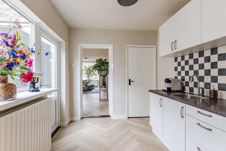 Foto 15 van Moleneindstraat 45