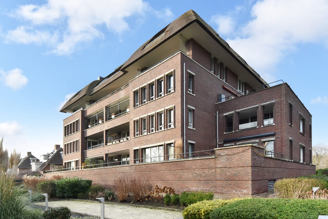 Photo 32 of Wingerd 34