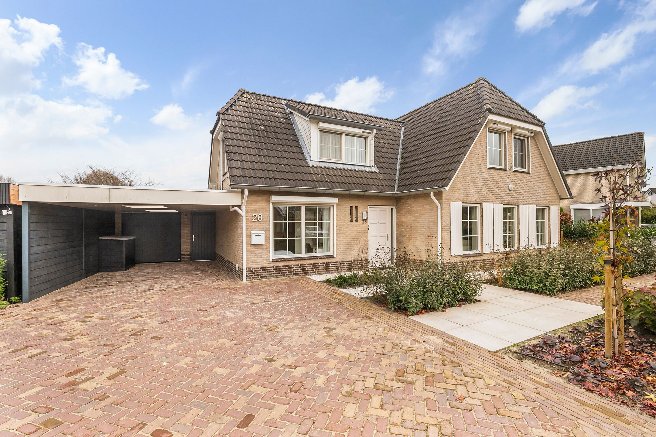 Buying a house in The Netherlands., Warmoezerij 28