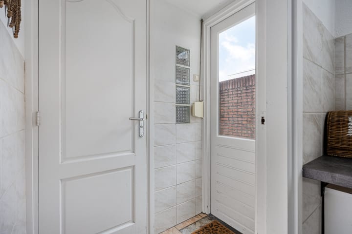 Photo 12 of Bisschop Masiusstraat 41