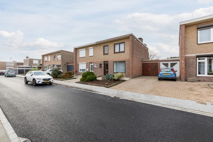 Photo 2 of Marijkestraat 7