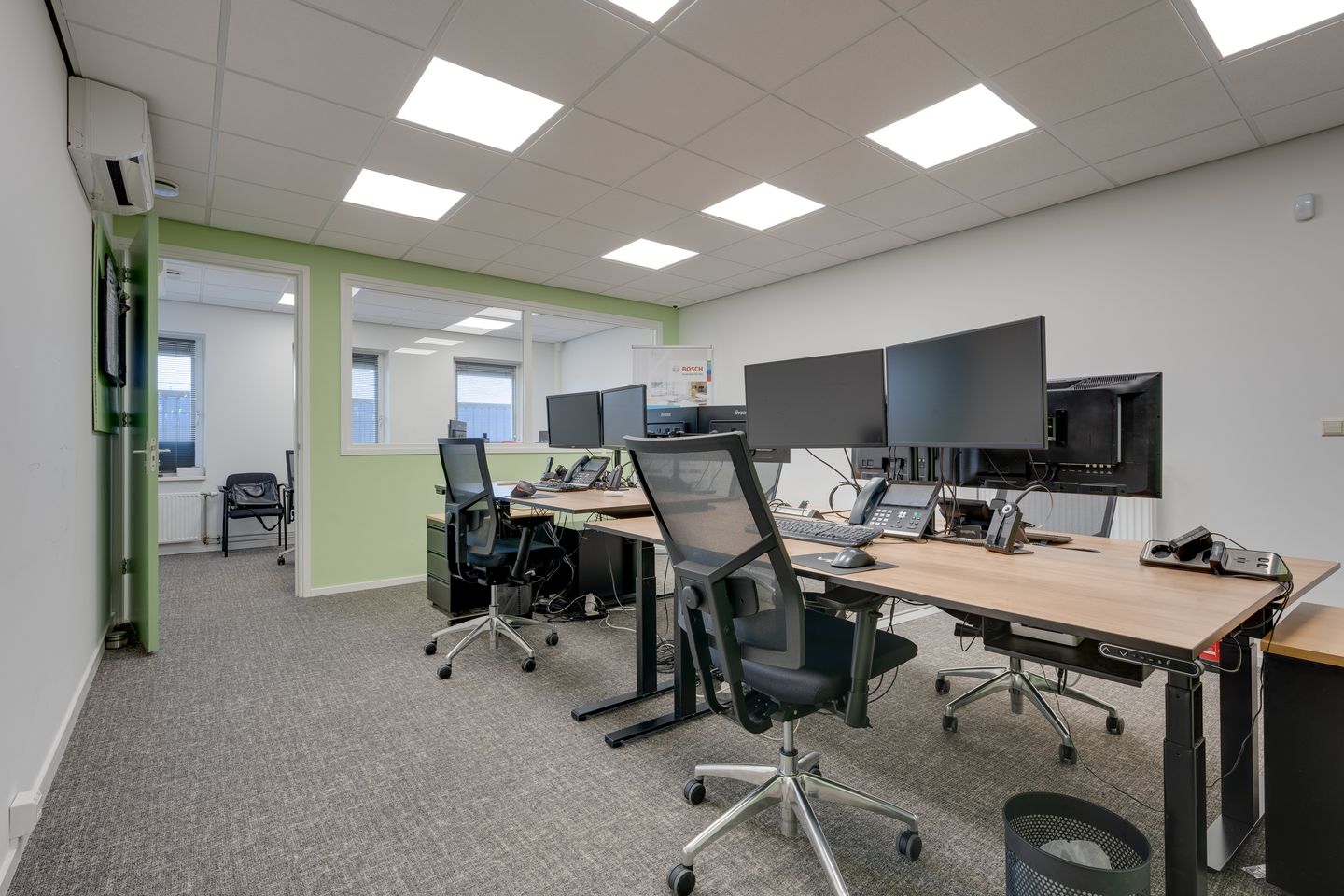 Bekijk foto 3 van Julianaweg 139-e