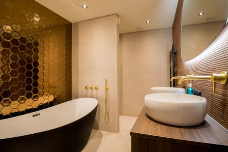 't College 7 secondary image