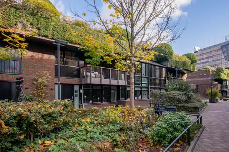 't College 7 tertiary image