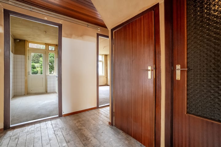 Photo 8 of Merwedeplein 13-1