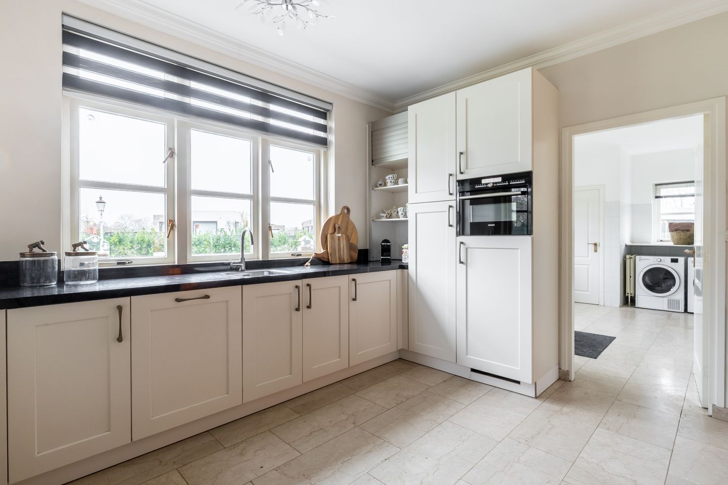 Foto 10 van Loverensestraat 5