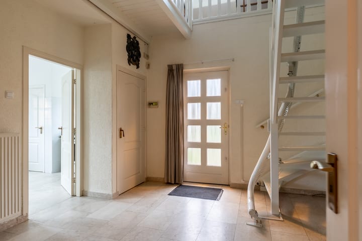 Foto 18 van Loverensestraat 5