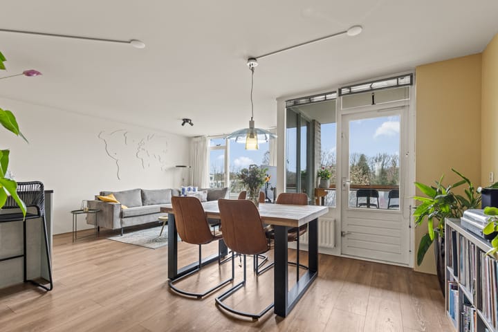 Foto 2 van Aartsbisschop Romerostraat 379