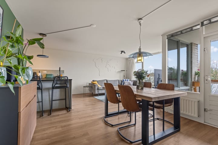 Foto 4 van Aartsbisschop Romerostraat 379