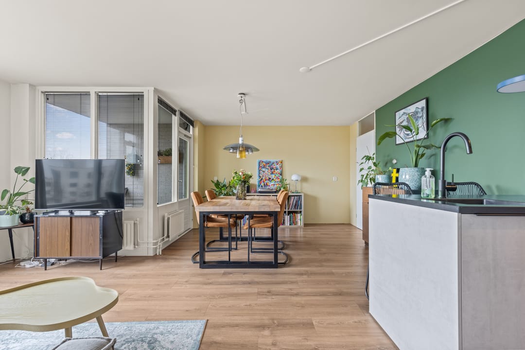 Foto 8 van Aartsbisschop Romerostraat 379