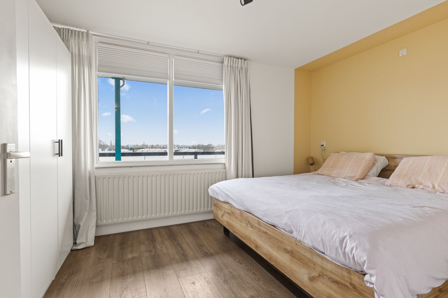 Foto 29 van Aartsbisschop Romerostraat 379