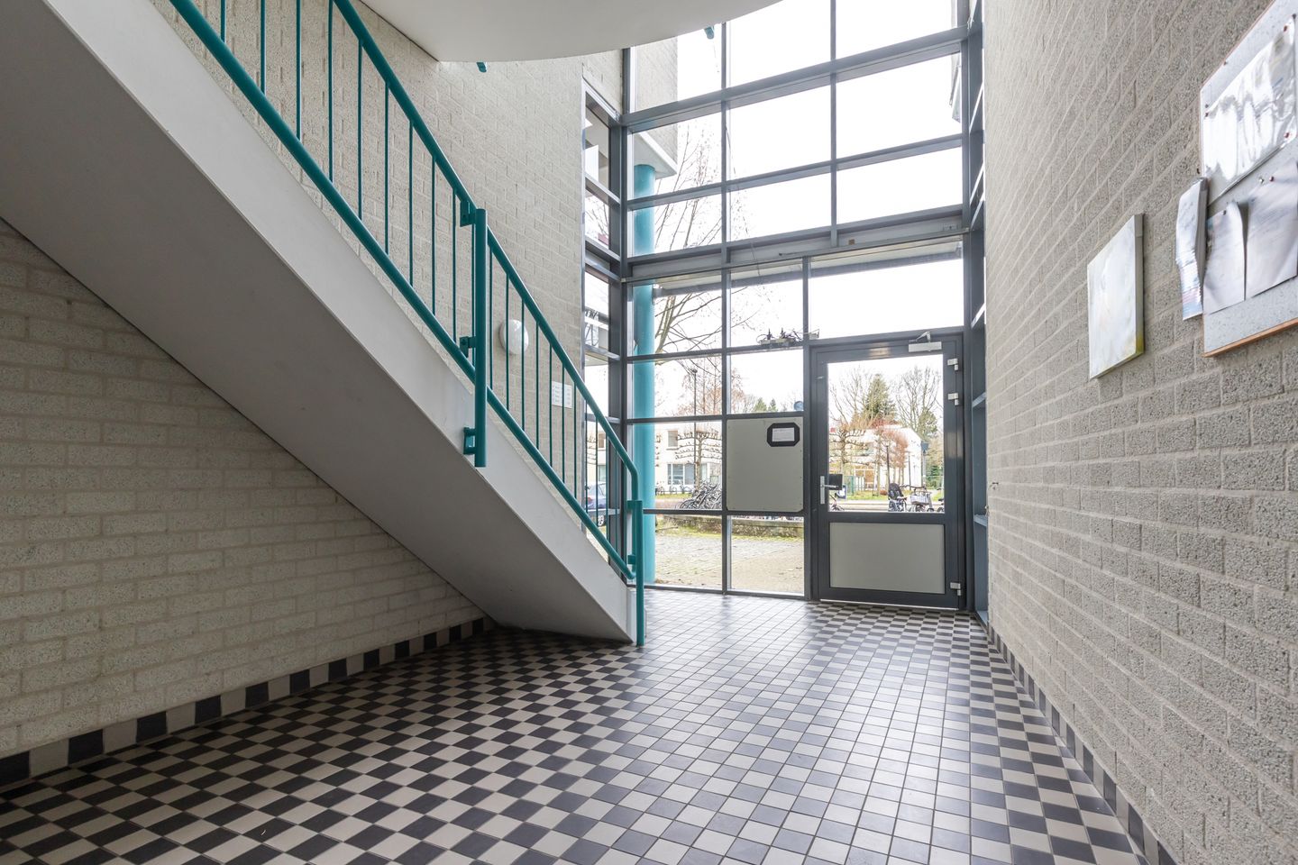 Foto 34 van Aartsbisschop Romerostraat 379