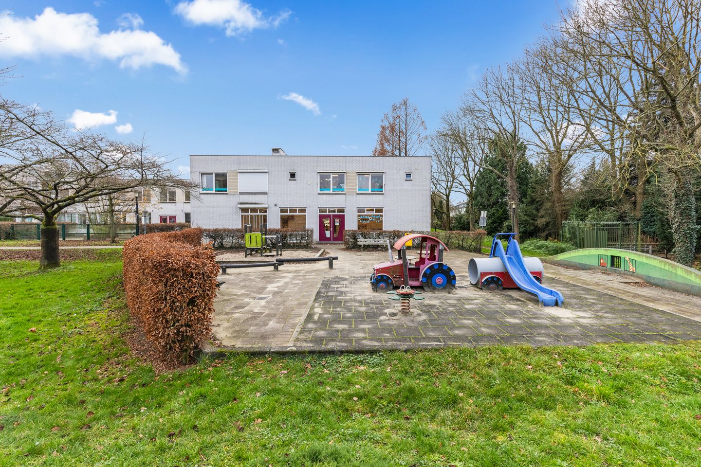 Foto 40 van Aartsbisschop Romerostraat 379