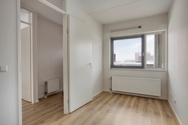 Foto 11 van Middeldijkerplein 103