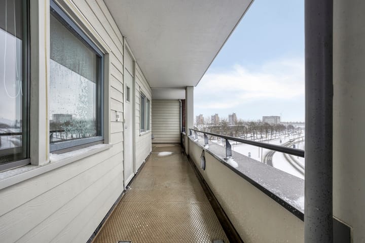 Foto 19 van Middeldijkerplein 103