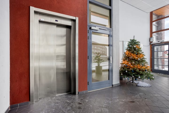 Foto 20 van Middeldijkerplein 103