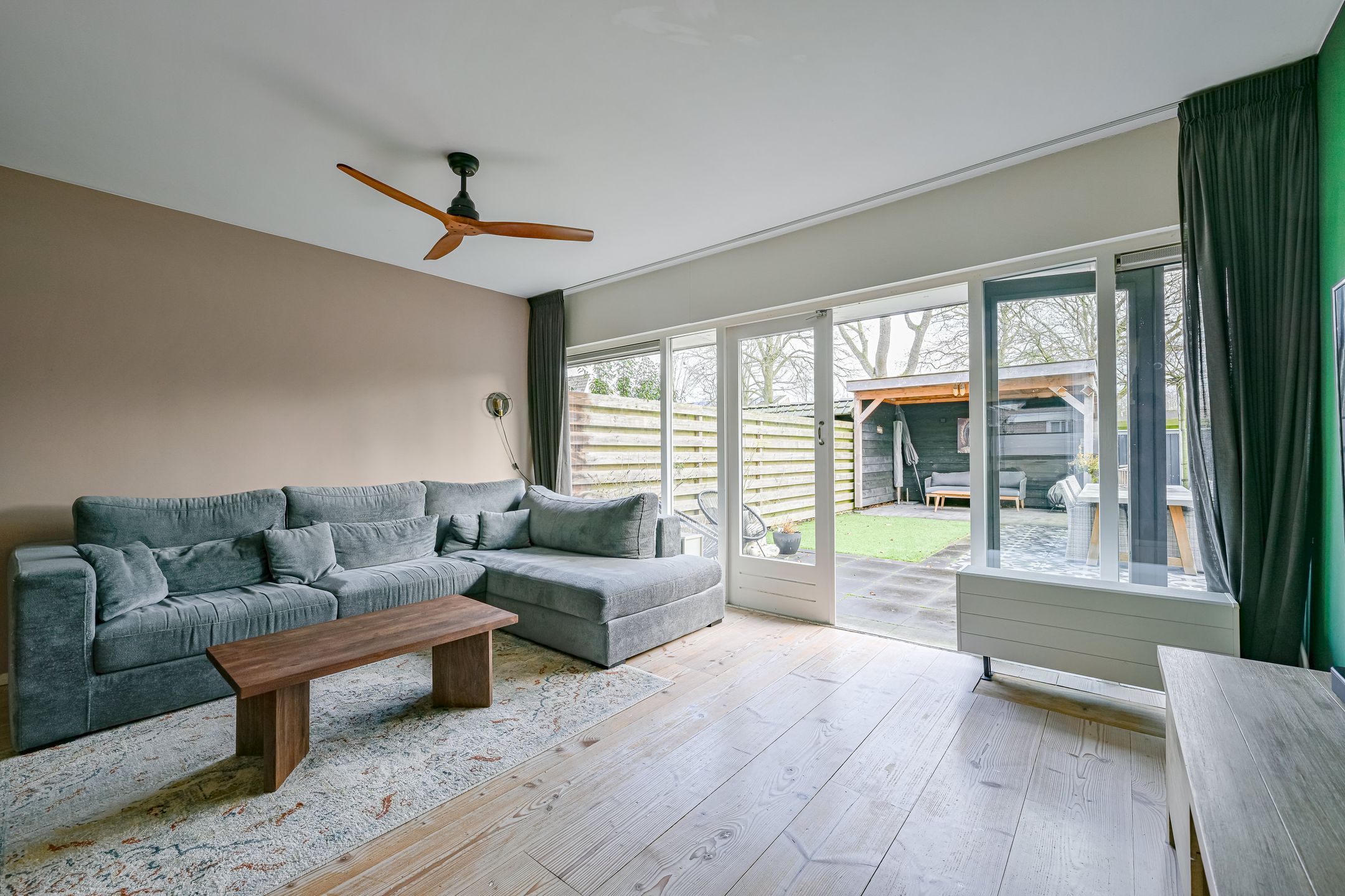 Foto 9 van Mezenhof 106