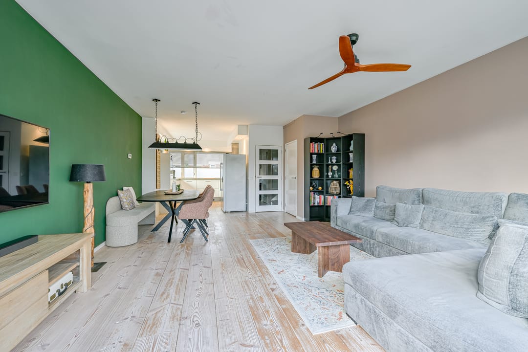 Foto 11 van Mezenhof 106