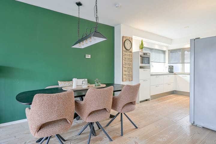 Foto 13 van Mezenhof 106