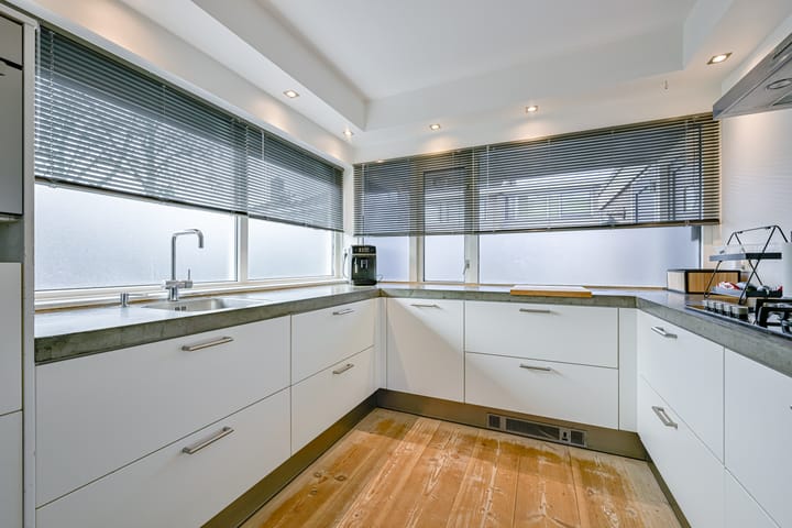 Foto 14 van Mezenhof 106