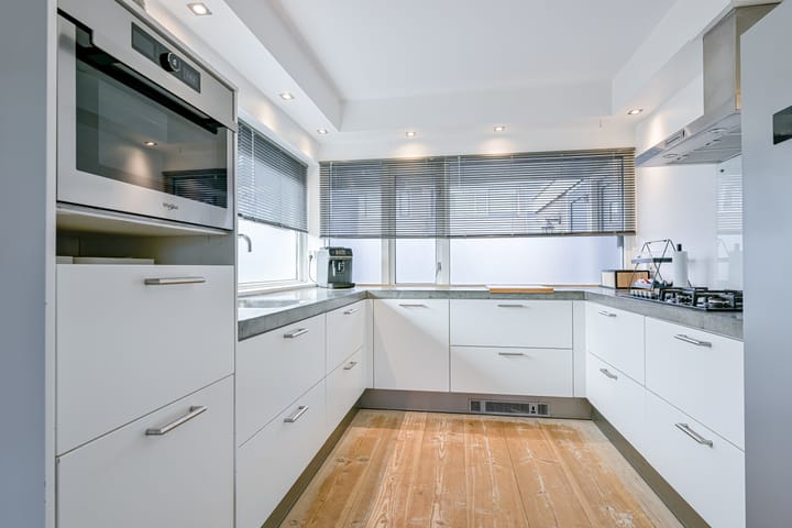 Foto 15 van Mezenhof 106