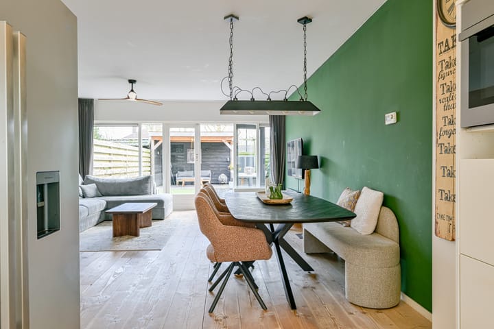 Foto 16 van Mezenhof 106