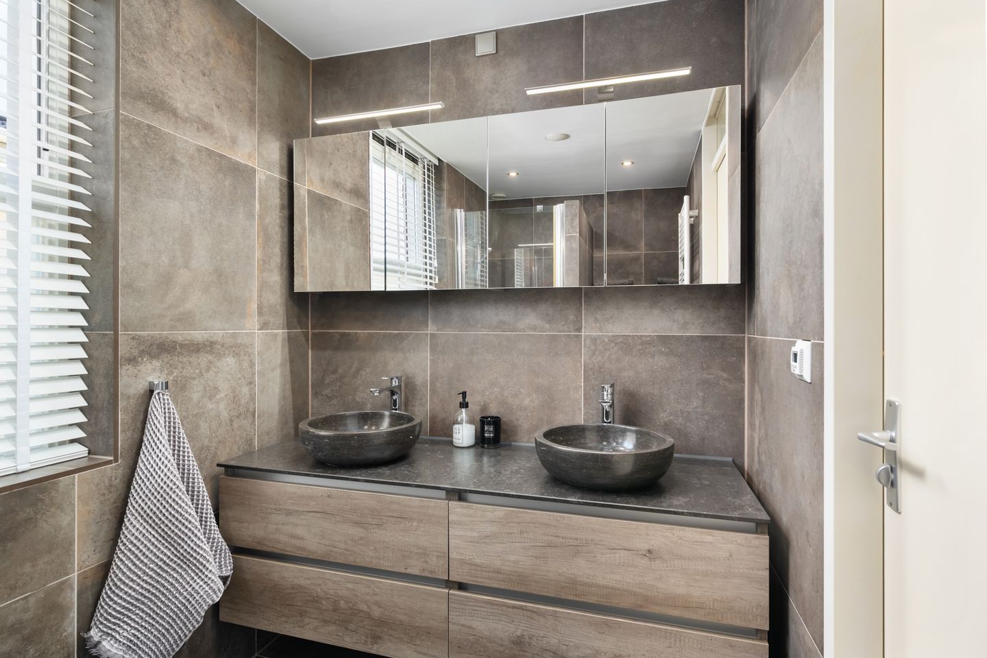 Foto 29 van Meerwedesingel 55