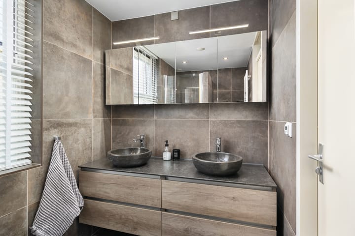 Foto 29 van Meerwedesingel 55