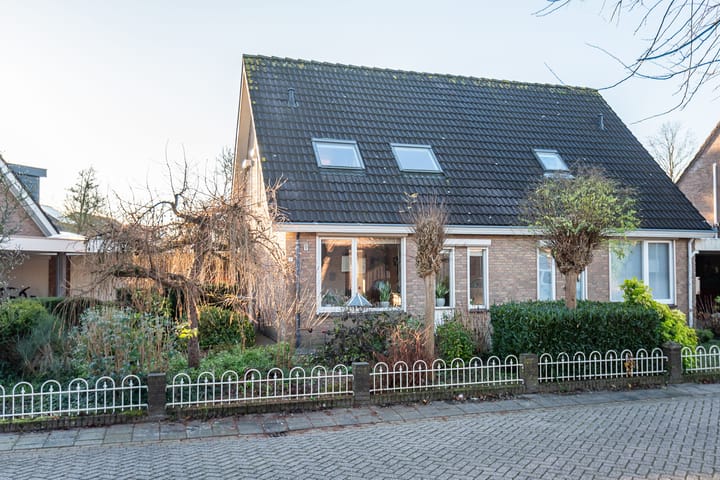 Foto 34 van Reggestraat 1