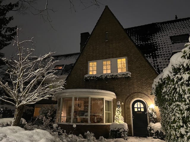 Gijsbrecht van Amstelstraat, 349, Hilversum, 1215CN, Noord-Holland, Nederland 349